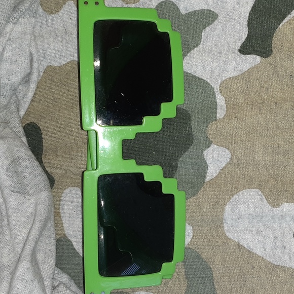 ROBLOX SUNGLASSES NRMINT CONDITION - Picture 2 of 6